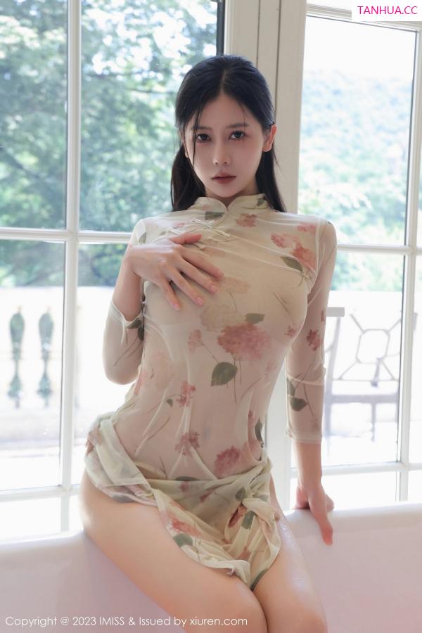 尹甜甜  [XiuRen]高清写真图 2023.08.01 No.7168 尹甜甜 旗袍美腿第38张图片